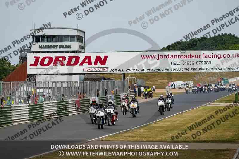 Vintage motorcycle club;eventdigitalimages;mallory park;mallory park trackday photographs;no limits trackdays;peter wileman photography;trackday digital images;trackday photos;vmcc festival 1000 bikes photographs